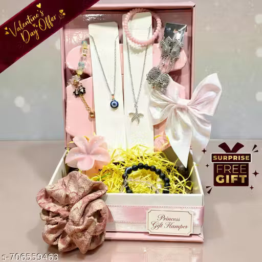 Hamper gift pack for girls